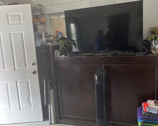4th image of 619 W Cherry St