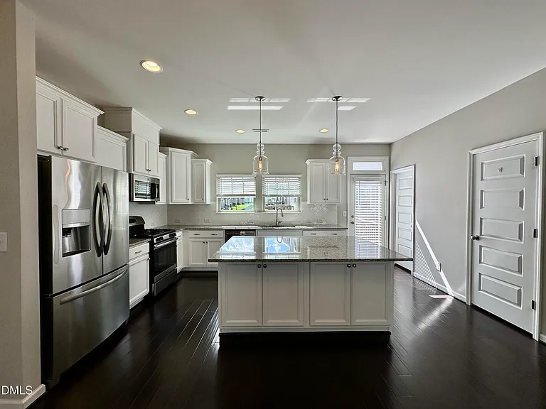 822 Richmont Grove Ln — Photo 8
