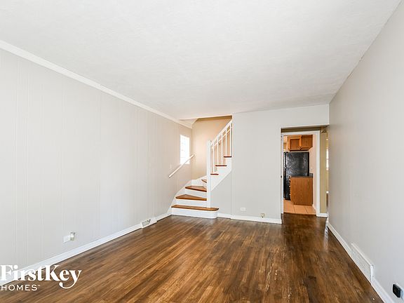 3rd image of 7605 Leclaire Ave