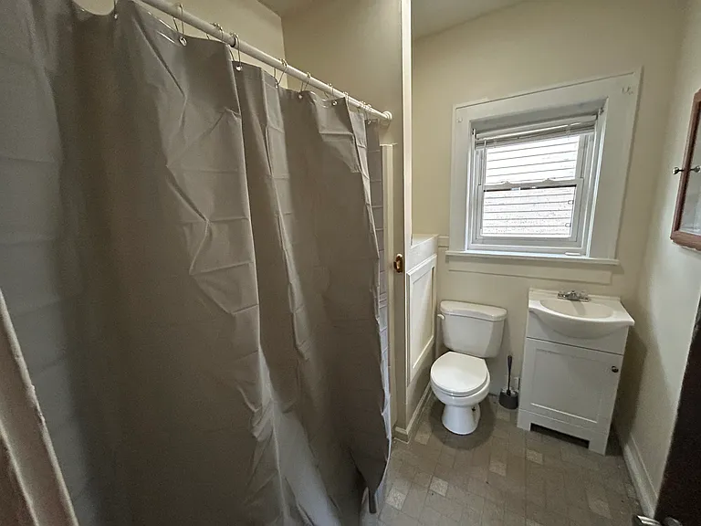 429 Raspberry St #2 — Photo 5