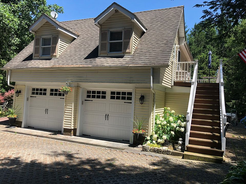 1st image of 266 Mahopac Ave