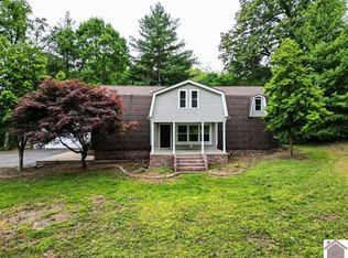 65 Country Club Est, La Center, KY 42056