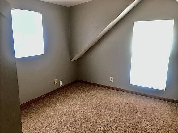 5th image of 4735 Sigel Ave