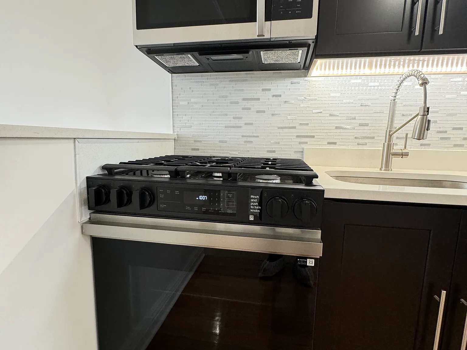 1 bed, 750 sqft, $1,300 — Photo 4
