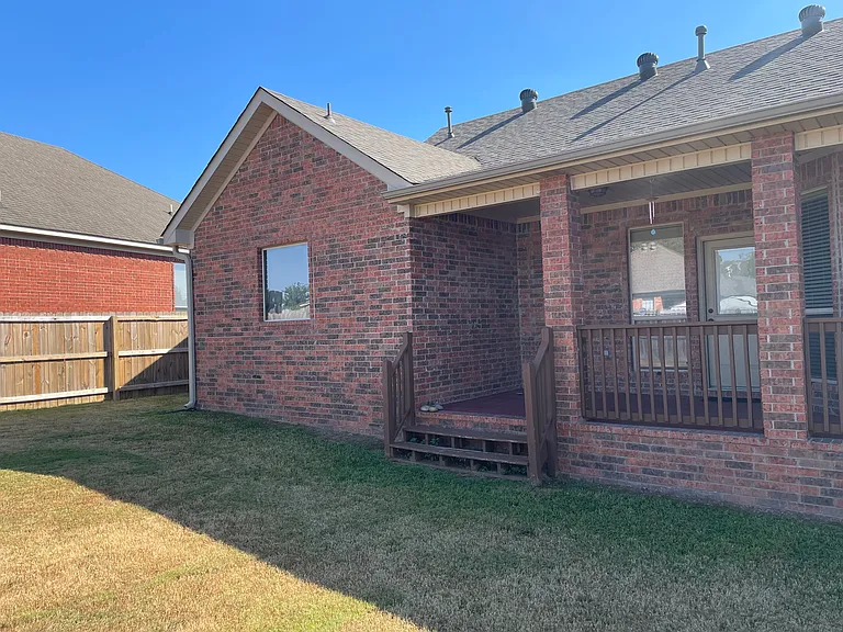 6012 Base Meadows Dr — Photo 4