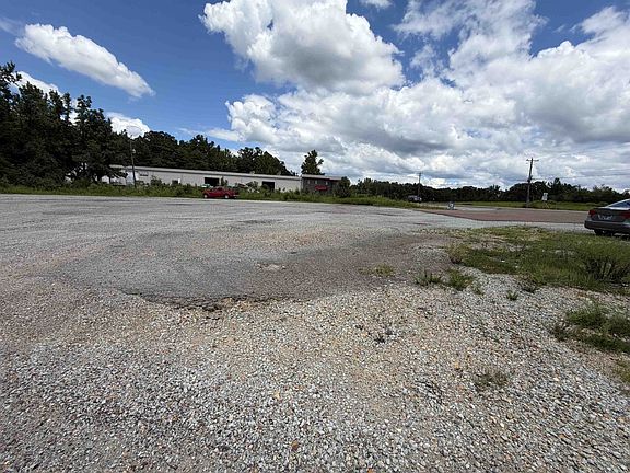 3rd image of 3135 Highway 128
