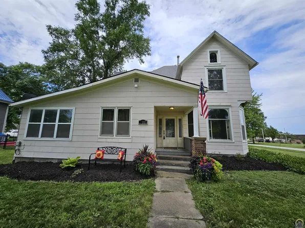 400 4th St, Winchester, KS 66097