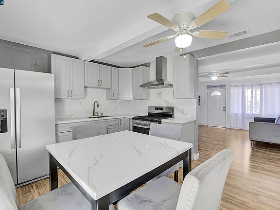 2nd image of 149 Shore Rd