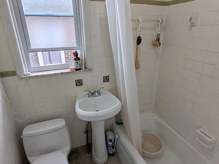 6330 Crombie St — Photo 18