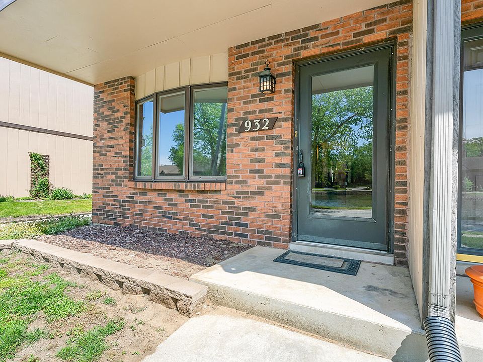 1st image of 932 Jordan Cir