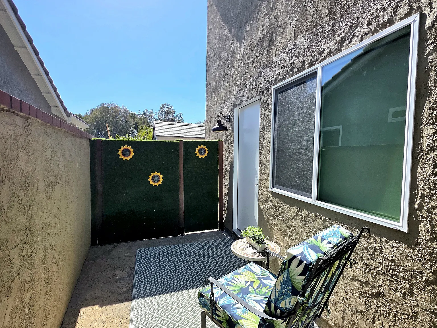 Studio, 220 sqft, $2,000 — Photo 2