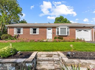910 Pine Hill Rd, Lititz, PA 17543