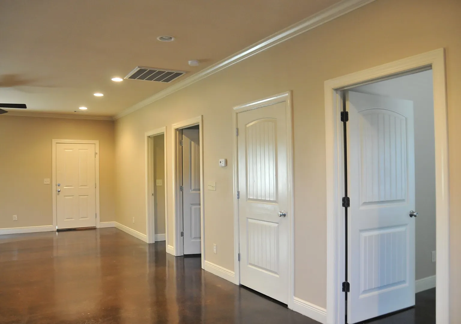 503 Wesley Place — Photo 1