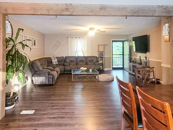 5th image of 1605 Cody Rd