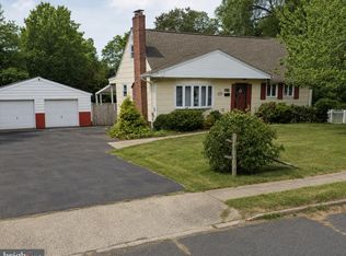 752 Park Ave, Belford, NJ 07718