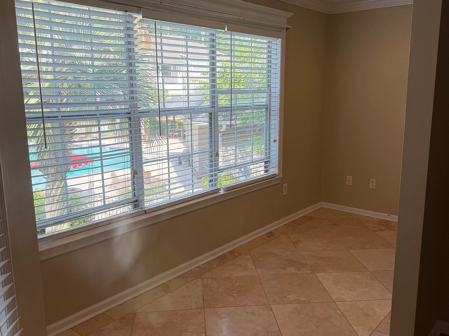 2 bed, 1051 sqft, $1,695 — Photo 2