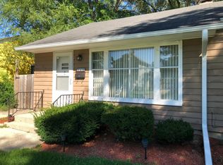 340 S Fordham Ave, Aurora, IL 60506