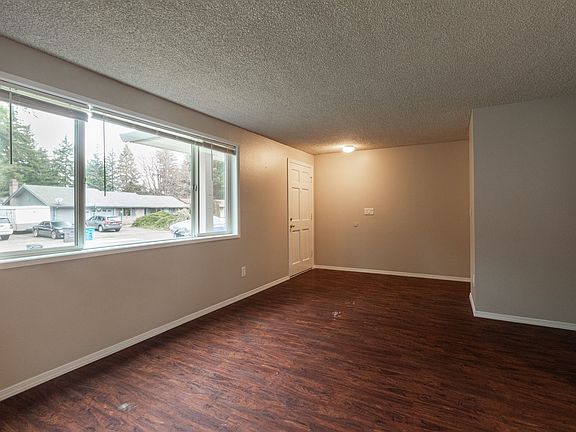 3rd image of 14519 NE Juniper Ave