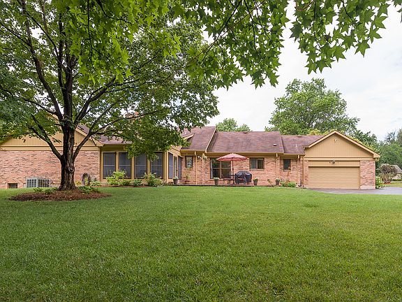 2nd image of 92 Meadowbrook Country Club Est