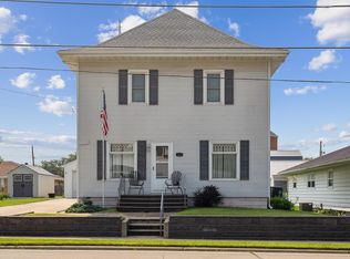 1517 5th St, Gilbertville, IA