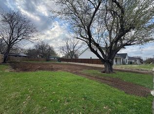 1110 S Pine St, Grapevine, TX 76051