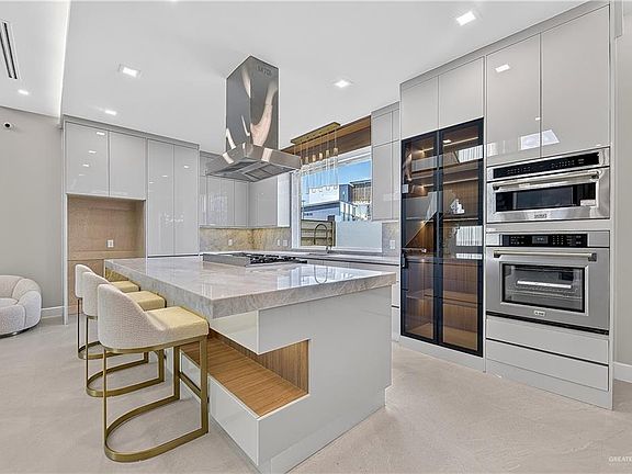 5th image of 6702 N 11th Ln
