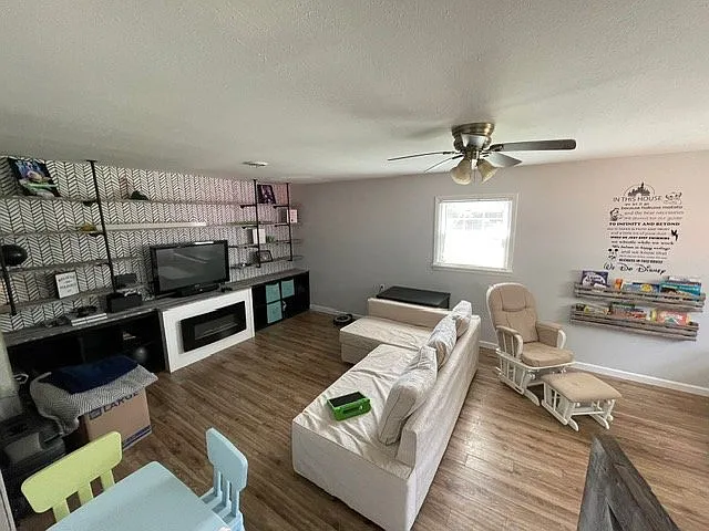 337 Mary Ln — Photo 6