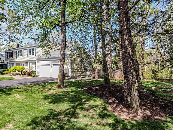 3rd image of 201 Jumping Brook Dr
