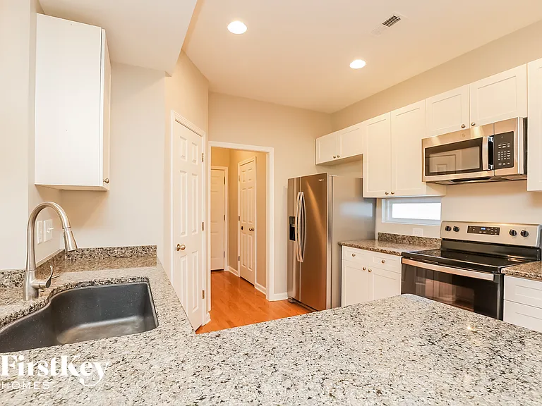 1431 Bern Dr — Photo 6