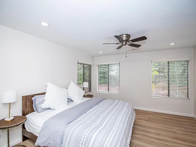 921 W Sherman Ave — Photo 14