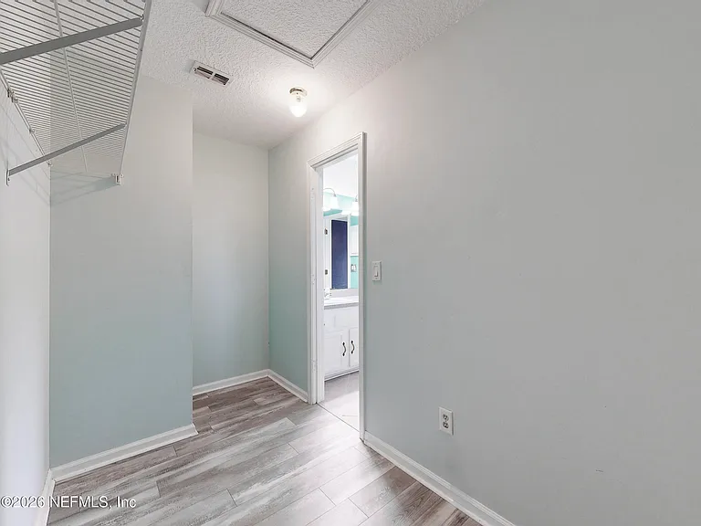 2084 Frogmore Dr — Photo 25
