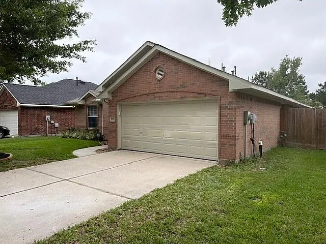 3 bed, 2.0 bath, 1916 sqft, $2,350 — Photo 4