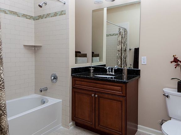 5th image of 94 Burnett Ave APT 407