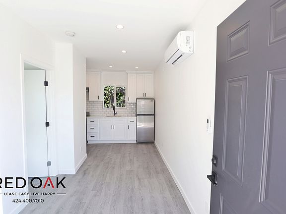 5th image of 4036 W Mont Clair St #2802