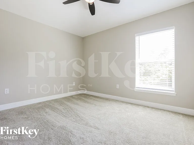 446 Xingu Ct — Photo 12