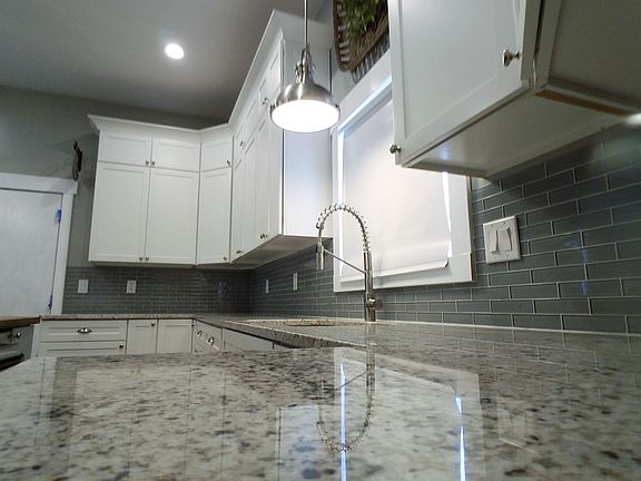 Granite counters, XL sink