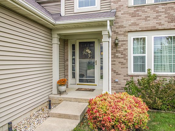 2nd image of 10418 Oxford Dr