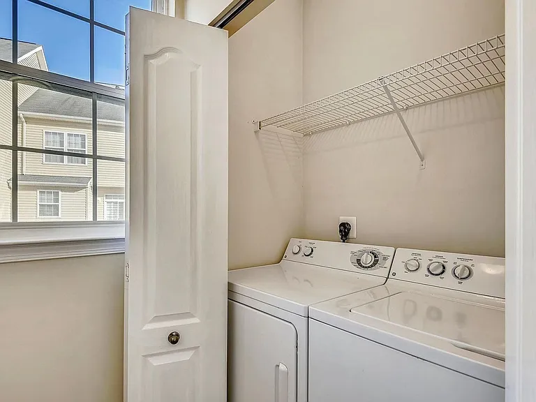 543 Ensemble Ct — Photo 24
