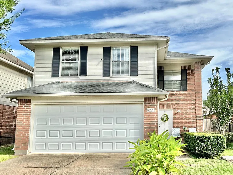 8223 Golf Green Cir — Photo 2