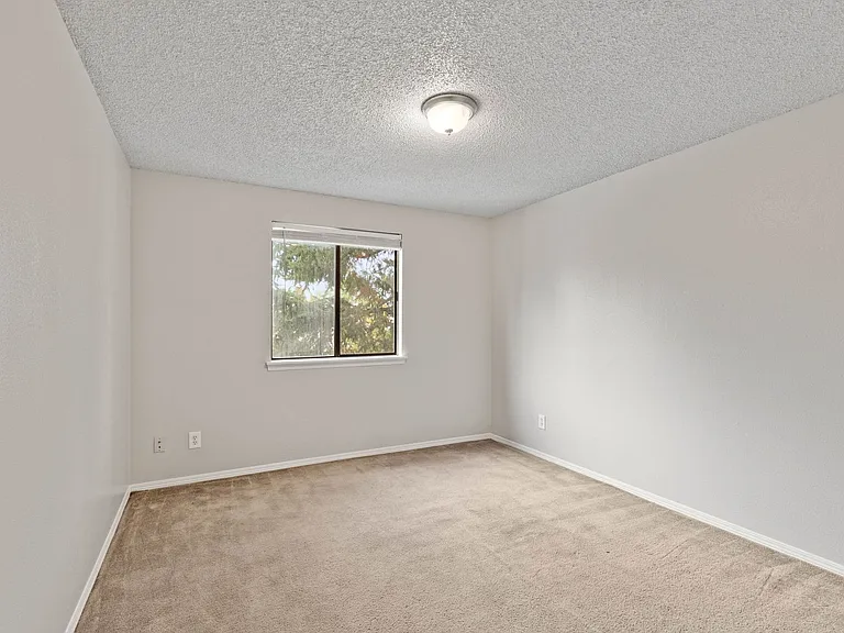 731 S Hatch St — Photo 10