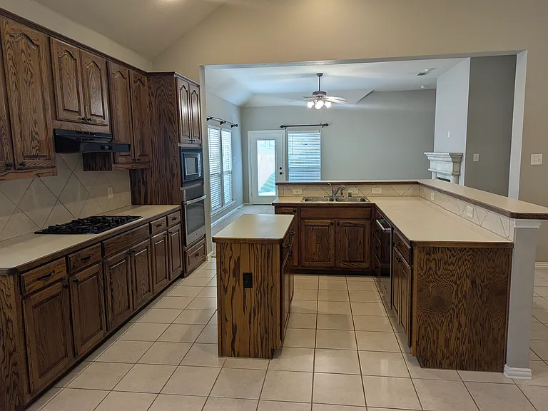 4200 Tiffany Dr — Photo 5