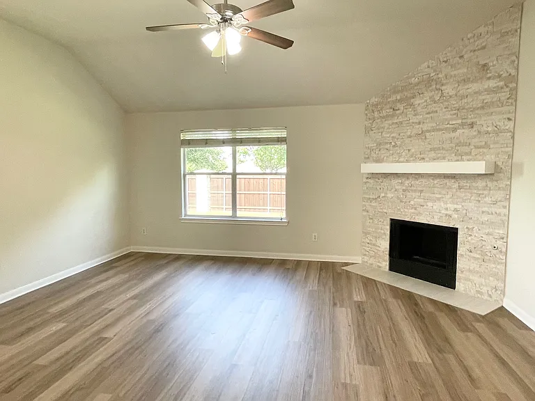 2705 Lumina Dr — Photo 10