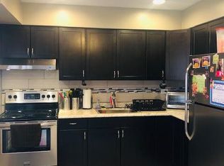 8557 Niles Center Rd APT 2, Skokie, IL 60077