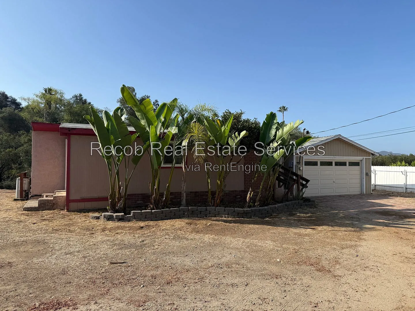 1 bed, 1.0 bath, 700 sqft, $2,200 — Photo 1