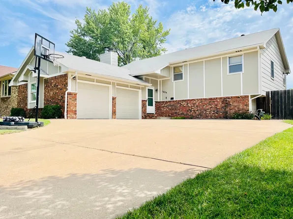 1624 S Wooddale St, Wichita, KS 67230