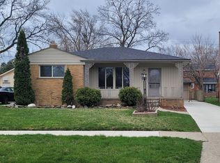 18414 Breezeway, Fraser, MI 48026