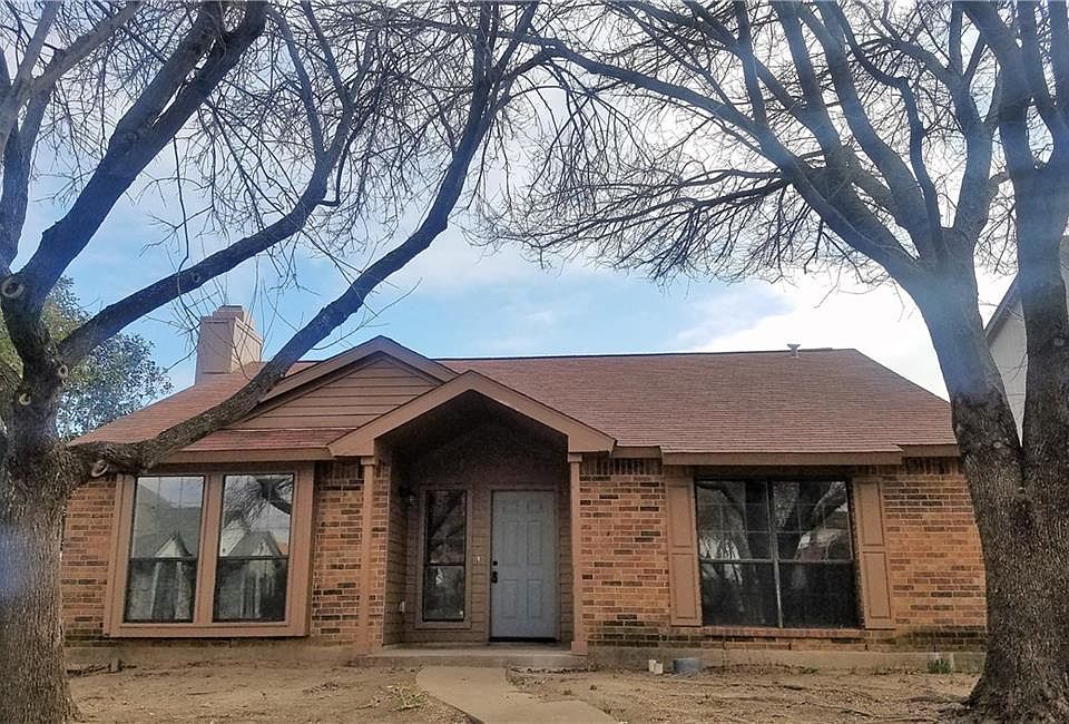 1st image of 4020 O'B Crowe Dr