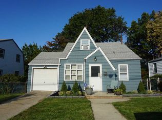 306 Maple St, Secaucus, NJ 07094