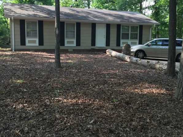 121 Briar Ln, Central, SC 29630