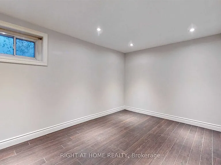 54 Penwick Cres — Photo 25